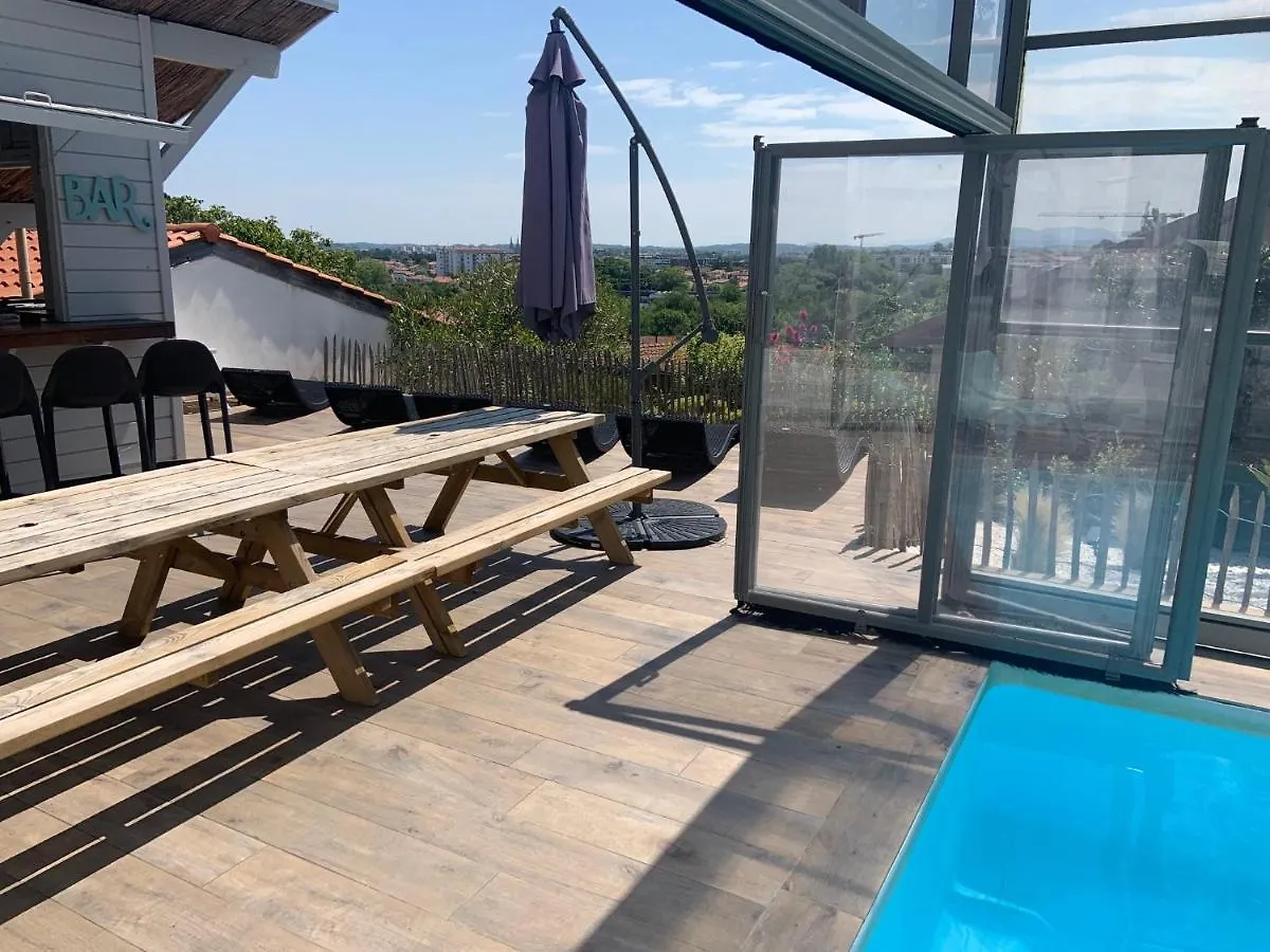 Holiday home Villa 12 Pers Climatisee, Piscine Chauffee Couverte Ou Non,2Km Mer, Golf, Jardin Anglet France